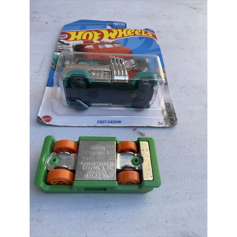 Two Cars Lego Racers Hot Wheels Brickin’ Delivery , Fast Gassin Sealed - Picture 4 of 9